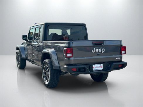 Used 2023 Jeep Gladiator Overland image 7