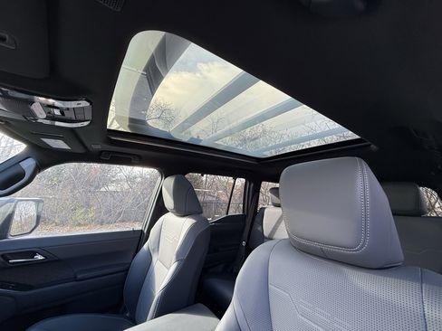 Used 2025 Lexus GX 550 image 8