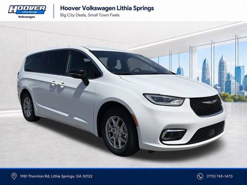 Used 2025 Chrysler Pacifica Select FWD image 27