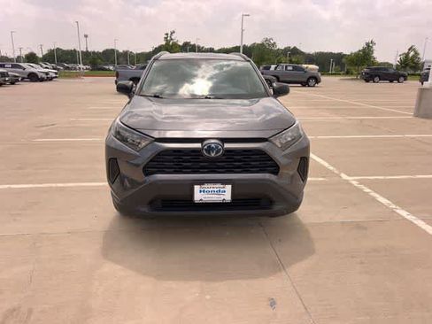 Used 2021 Toyota RAV4 LE AWD/4WD image 7