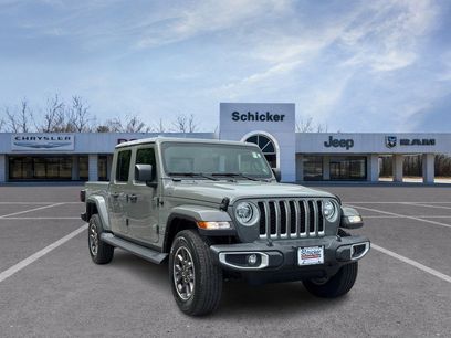 Used 2022 Jeep Gladiator Overland w/ Popular Equipment Package