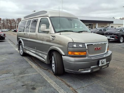 Used 2020 GMC Savana 2500 w/ Enhanced Convenience Package image 26