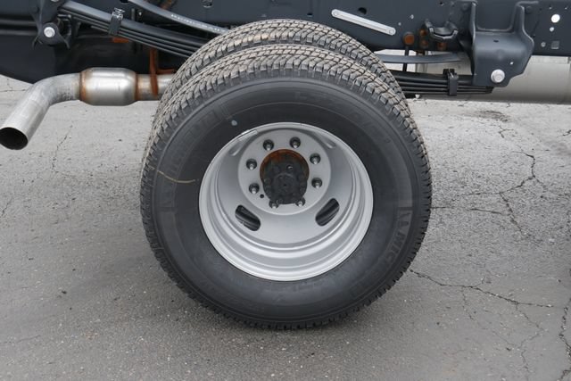 New 2026 Ford F350 XL w/ XL Chrome Package AWD/4WD image 9