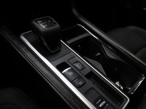 Used 2022 Nissan Pathfinder SV image 25