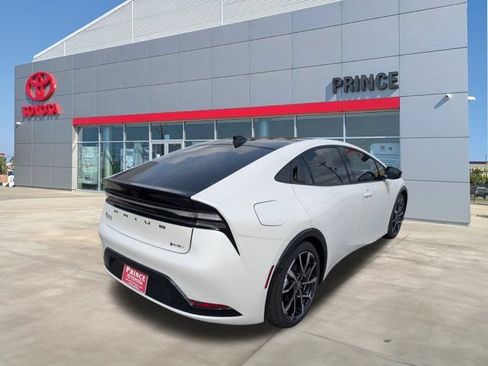 New 2026 Toyota Prius Plug-In Hybrid FWD image 3