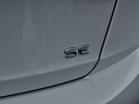 Certified 2024 Volkswagen Jetta SE FWD image 31