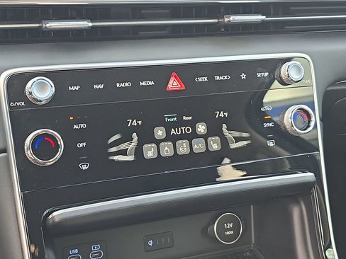 Used 2025 Genesis GV80 2.5T image 24