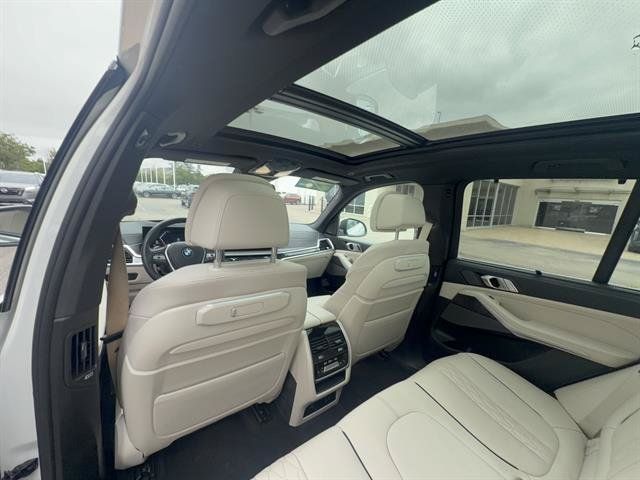 Used 2024 BMW X5 xDrive50e w/ Executive Package AWD/4WD image 30