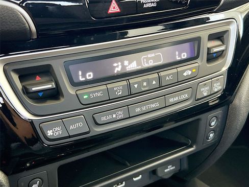 New 2026 Honda Ridgeline Black Edition image 9