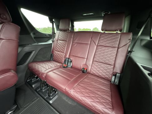 Certified 2026 Cadillac Escalade Sport w/ LPO, ONYX Package AWD/4WD image 24