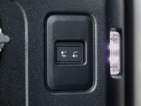 Used 2024 Land Rover Defender 110 S AWD/4WD image 40
