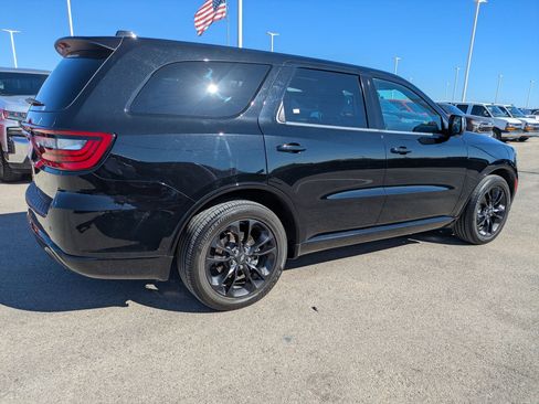 Used 2021 Dodge Durango SXT image 2