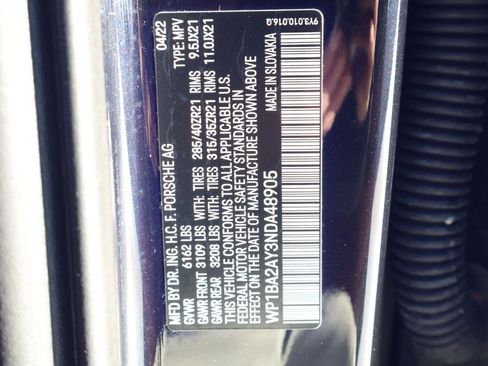 Certified 2022 Porsche Cayenne Platinum Edition image 28