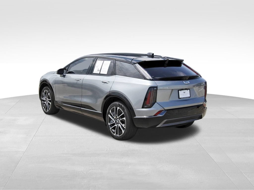 Certified 2025 Cadillac Optiq Sport 2 AWD/4WD image 3