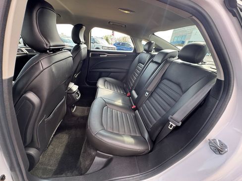 Used 2016 Ford Fusion SE w/ Equipment Group 202A image 18