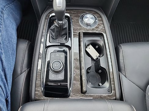 Used 2022 Nissan Armada Platinum w/ Captain's Chairs Package image 32