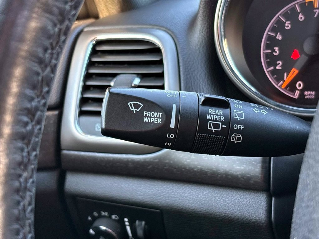 Used 2018 Jeep Grand Cherokee Altitude AWD/4WD image 27