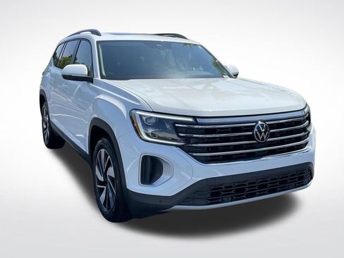 Used 2024 Volkswagen Atlas SE w/ Panoramic Sunroof Package FWD image 8