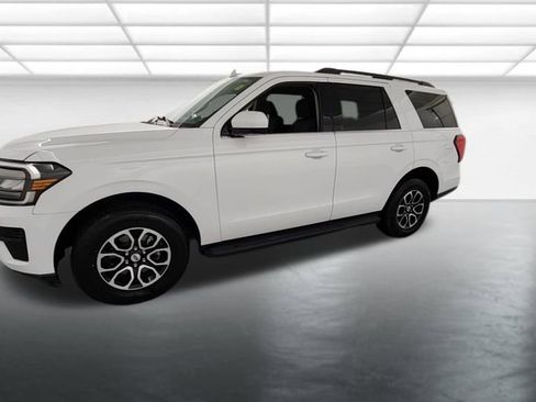 Certified 2024 Ford Expedition XLT AWD/4WD image 4