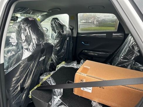 New 2026 Hyundai Kona SEL Premium image 7