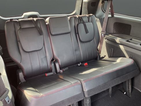 Used 2019 Dodge Grand Caravan GT FWD image 25