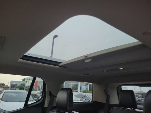 Used 2019 GMC Acadia Denali w/ Technology Package FWD image 33