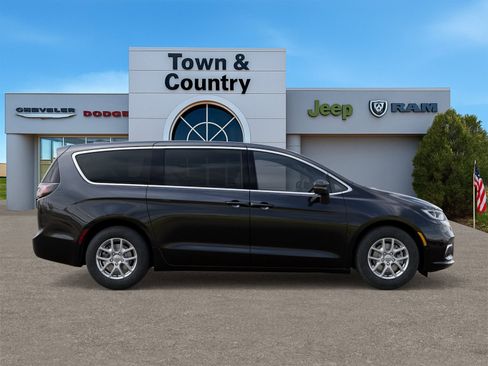 New 2026 Chrysler Pacifica Select FWD image 47