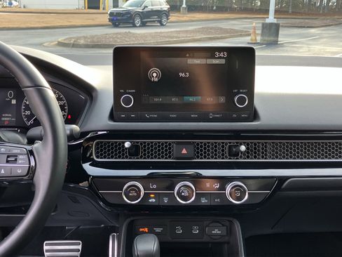 Used 2025 Honda Civic Sport image 25