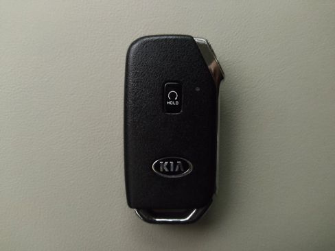 Used 2021 Kia Sorento S image 32