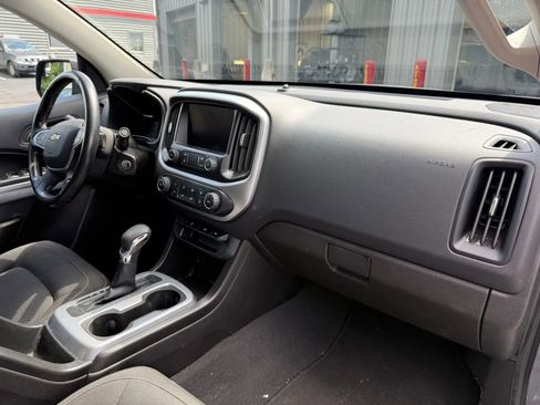 Used 2022 Chevrolet Colorado LT w/ LT Convenience Package RWD image 12