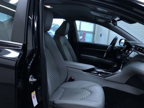 Used 2019 Toyota Camry SE image 22