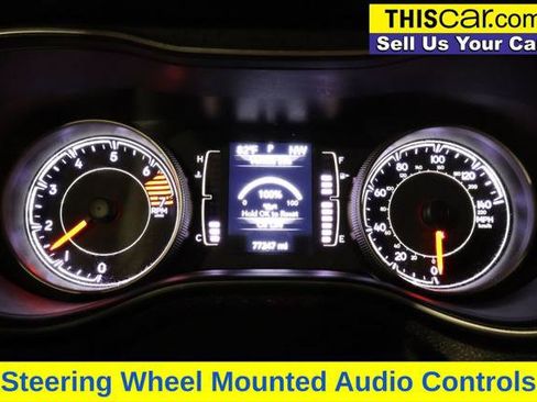 Used 2019 Jeep Cherokee Latitude w/ Cold Weather Group AWD/4WD image 17