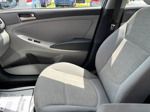 Used 2017 Hyundai Accent SE FWD image 22