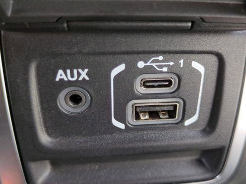 Used 2025 Jeep Wrangler Unlimited Sport AWD/4WD image 17
