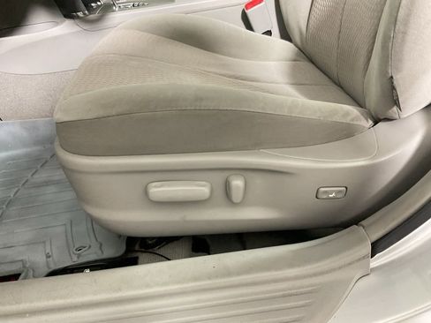 Used 2011 Toyota Camry LE image 17