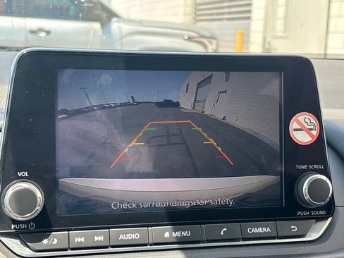 Used 2024 Nissan Rogue SV FWD image 12
