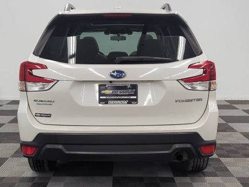 Used 2021 Subaru Forester Premium AWD/4WD image 6