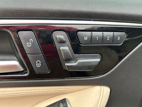 Used 2017 INFINITI QX30 Premium w/ Navigation Package FWD image 17