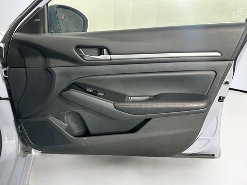 Used 2024 Nissan Altima 2.5 SR image 30
