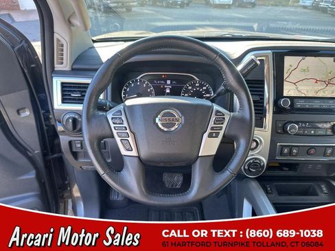 Used 2021 Nissan Titan SV w/ SV Convenience Package image 17
