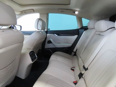 Used 2022 Maserati Levante GT AWD/4WD image 17