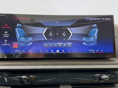 Used 2025 BMW X5 xDrive50e w/ Parking Assistance Package image 16