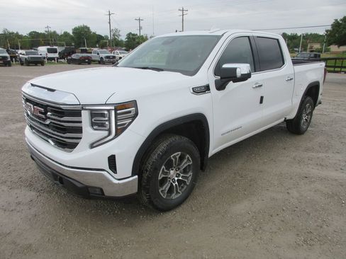 New 2026 GMC Sierra 1500 SLT AWD/4WD image 9