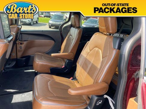 Used 2018 Chrysler Pacifica Limited w/ Advanced Safetytec Group FWD image 20