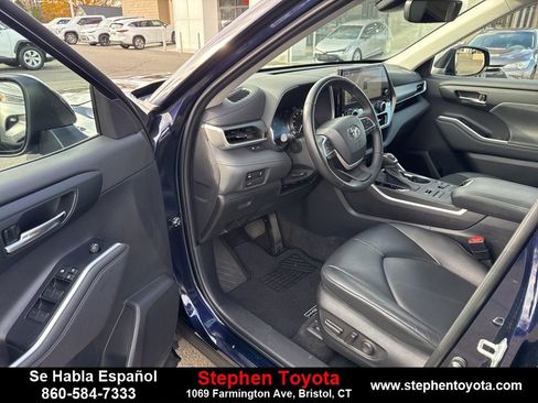 Certified 2023 Toyota Highlander XLE image 15
