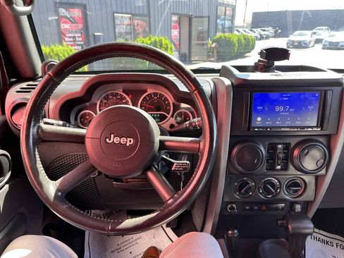 Used 2007 Jeep Wrangler Unlimited Rubicon w/ Dual Top Group AWD/4WD image 8