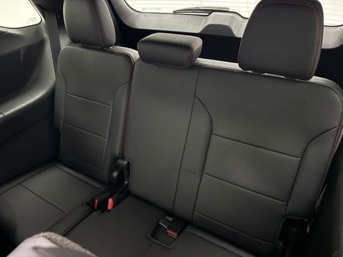 Used 2025 Chevrolet Traverse RS w/ LPO, Floor Liner Package FWD image 34