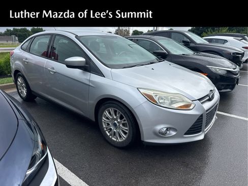 Used 2012 Ford Focus SE FWD image 1