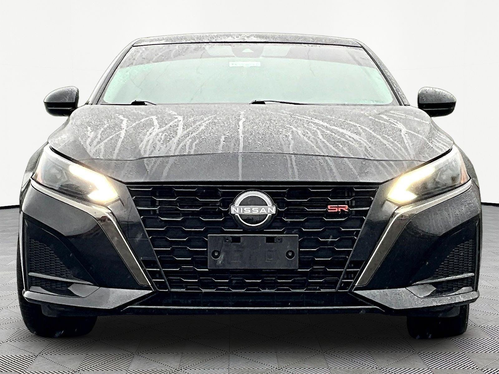 Used 2023 Nissan Altima 2.5 SR AWD/4WD image 2