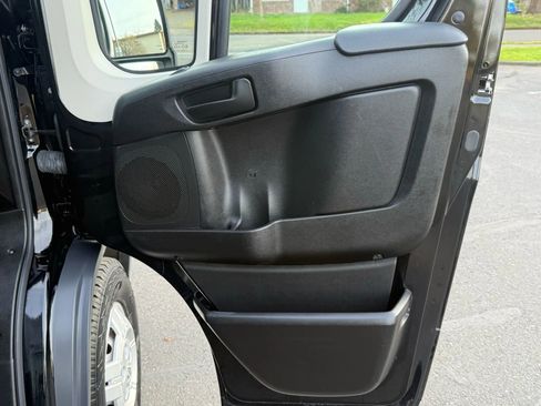 Used 2016 RAM ProMaster 2500 w/ Interior Convenience Group image 19